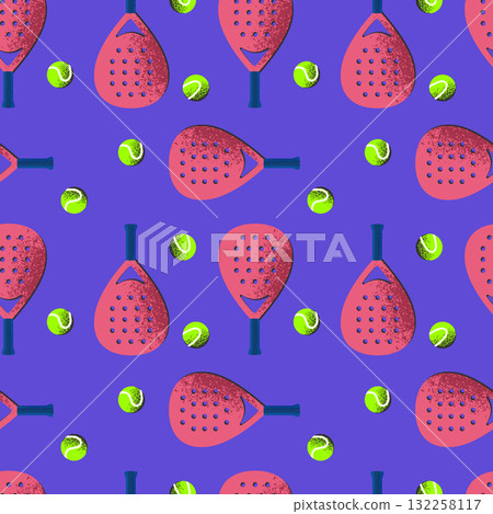 Seamless padel tennis pattern with rackets and balls on purple background 132258117