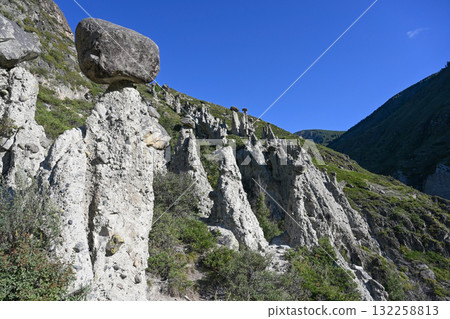 Famous geological landmark and popular tourist attraction Famous geological landmark and popular tourist attraction 132258813