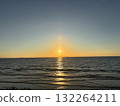 在海上日落 132264211