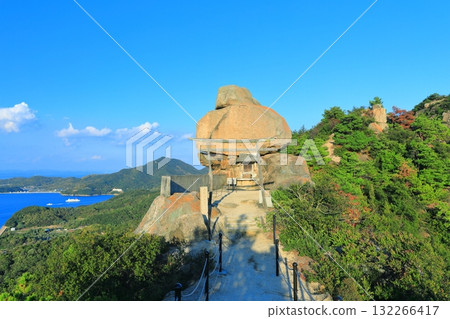 [Kagawa Prefecture] Heavy rocks under clear skies (Shodoshima) 132266417