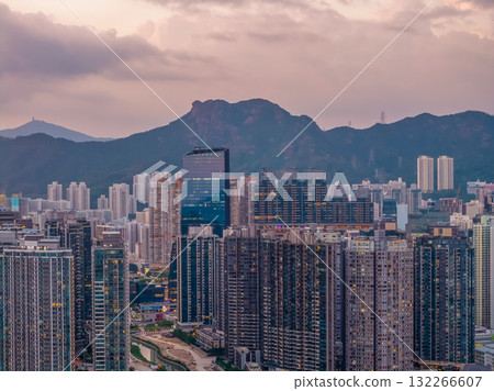 19 Oct 2025 Modern Residential Towers Rise in Kai Tak 19 Oct 2025 Modern Residential Towers Rise in Kai Tak 132266607