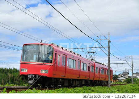 6000 series 6814 train running on the Meitetsu Kakamigahara Line 132267134