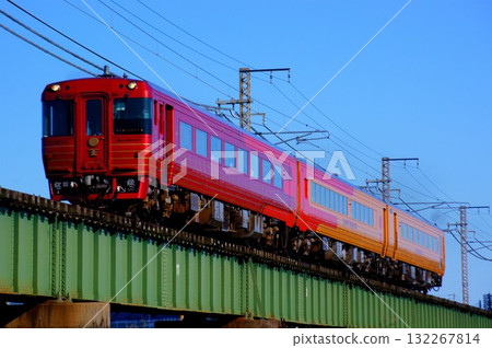 藍天與伊予灘 132267814