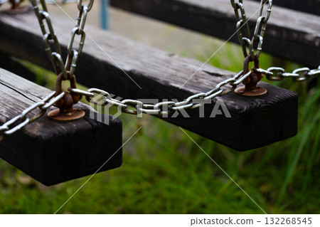 公園遊樂場鏈條吊橋鏈條庫存照片 132268545