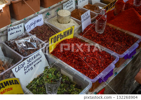 吉爾吉斯斯坦比什凱克的奧什集市 132268904