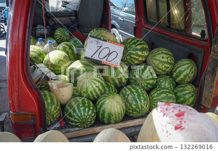 吉爾吉斯斯坦比什凱克的奧什集市 132269016