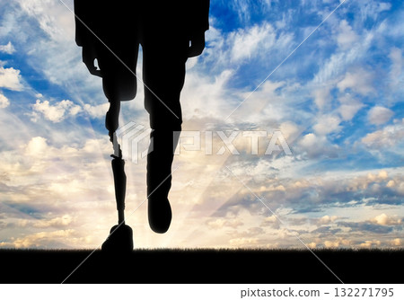 Beautiful cloudy evening sky Beautiful cloudy evening sky 132271795