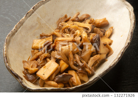 奶油醬油炒蘑菇 132271926