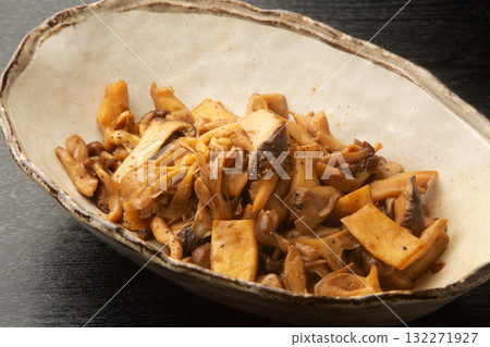 奶油醬油炒蘑菇 奶油醬油炒蘑菇 132271927