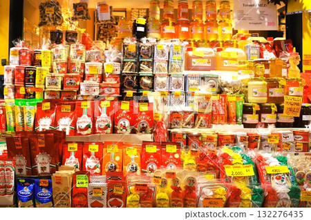 布達佩斯中央市場的紀念品 132276435