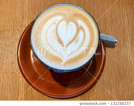 Beautifully drawn latte art 132280237