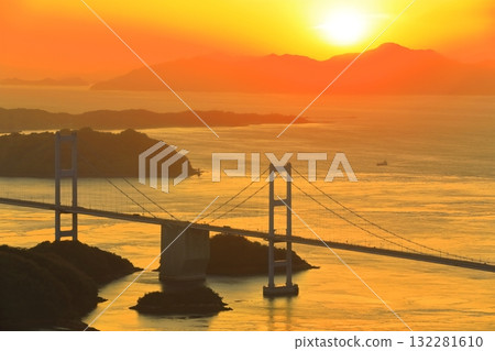 [Ehime Prefecture] Kurushima-Kaikyo Bridge and sunset 132281610