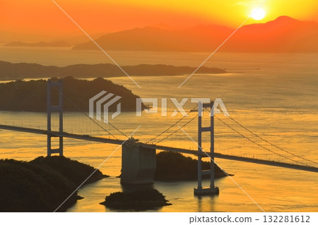 [Ehime Prefecture] Kurushima-Kaikyo Bridge and sunset 132281612