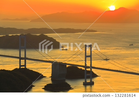 [愛媛郡]來島海峽大橋和日落 132281614