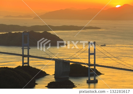 [Ehime Prefecture] Kurushima-Kaikyo Bridge and sunset 132281617