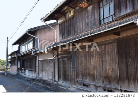 東海道龜山宿的街道景觀 132281678