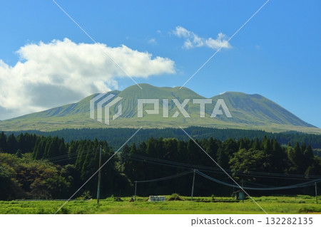 View of Mount Aso from the JR Kyushu Toyohashi Main Line (Aso City, Kumamoto Prefecture) 132282135