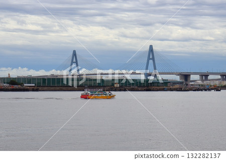 View of the water bus and Meiko Triton (Meiko Higashi Bridge) from Shionagi Pier, Nagoya Port View of the water bus and Meiko Triton (Meiko Higashi Bridge) from Shionagi Pier, Nagoya Port 132282137