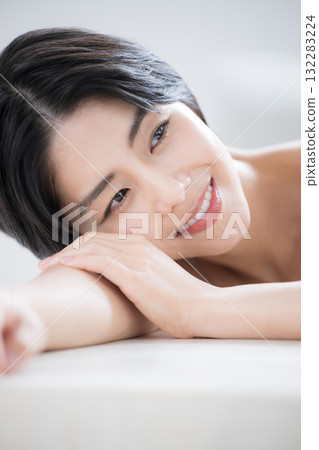 年輕女性美容美容院形象的特寫 132283224