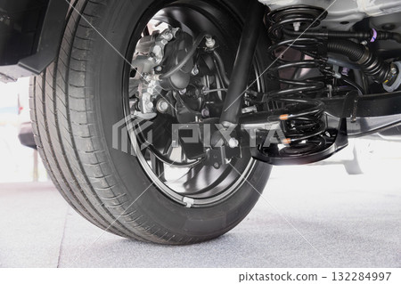 Rear MPV Car Suspension and Brake System. 132284997
