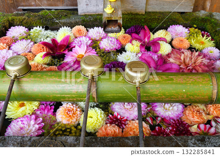 草津溫泉：白根神社的花水池（群馬縣吾妻郡草津町草津） 132285841