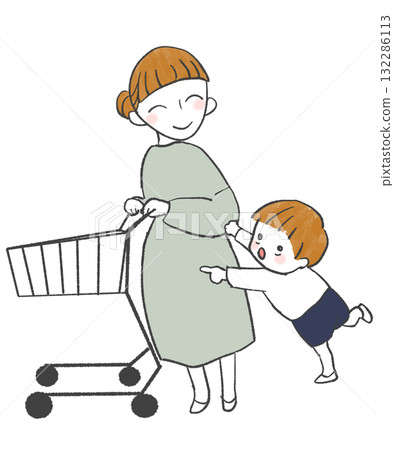 孩子在購物時詢問他們想要的東西 132286113