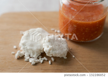 米曲和番茄曲 米曲和番茄曲 132286852