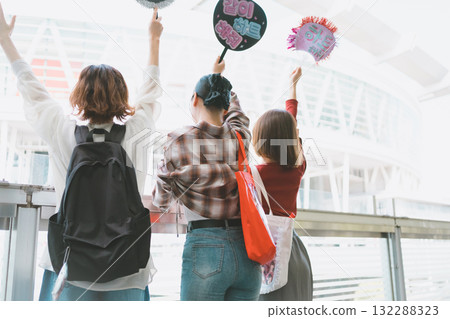 女生 女孩 女性 132288323