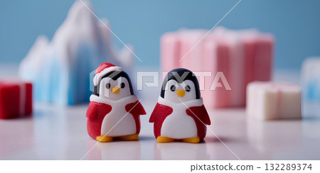 Healing Animals / Cute Penguin and Christmas (3D) 132289374
