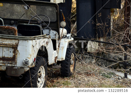 破舊的汽車 破舊的汽車 132289516