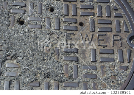 New York manhole cover 132289561