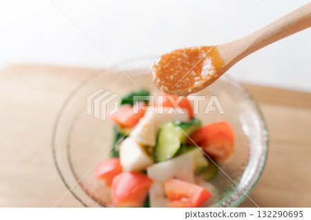番茄沙拉和番茄曲 132290695