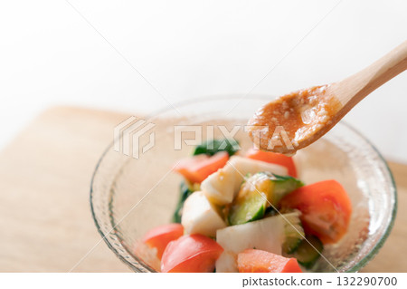 Tomato salad and tomato koji 132290700