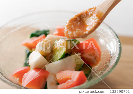Tomato salad and tomato koji 132290701