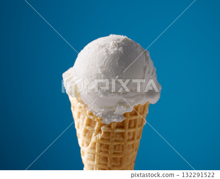 vanilla ice cream 132291522
