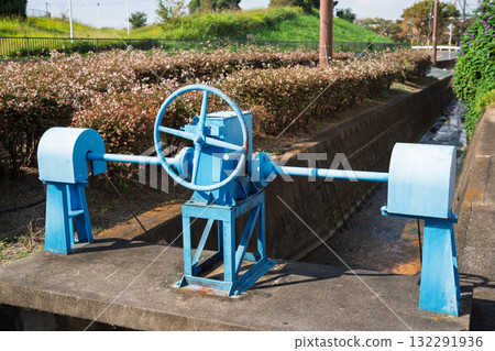 灌溉渠道閘門手柄-淺藍色調節輪 132291936