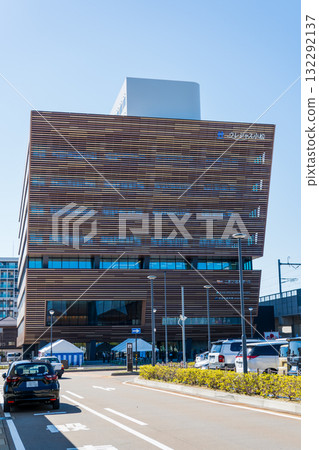 Complex building in front of Komatsu Station on the Hokuriku Shinkansen | Urecious Komatsu | Komatsu City, Ishikawa Prefecture Complex building in front of Komatsu Station on the Hokuriku Shinkansen | Urecious Komatsu | Komatsu City, Ishikawa Prefecture 132292137