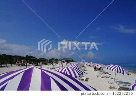 Parasols on the beach and the horizon October Okinawa Main Island 413 Beach and Parasol Nagannu Island Parasols on the beach and the horizon October Okinawa Main Island 413 Beach and Parasol Nagannu Island 132292250