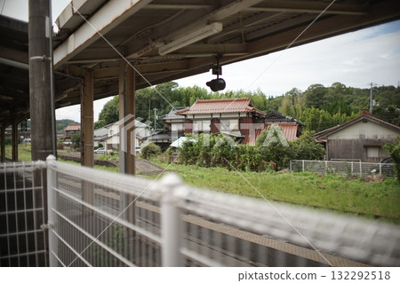 An old wooden house An old wooden house 132292518