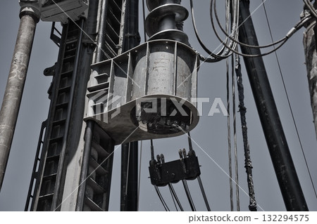 Pile driver 132294575