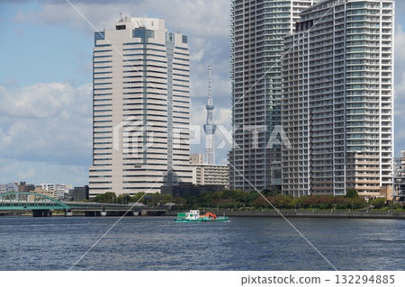 大樓外的晴空塔 132294885