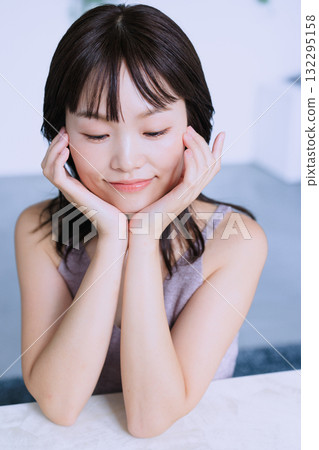 年輕女性的美麗形象 132295158