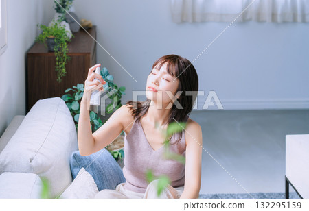 年輕女性的美麗形象 132295159