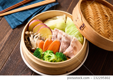 Steamed burner 132295802