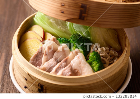 Steamed burner 132295814