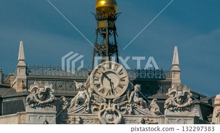 Watch on Historic Bank of Spain building timelapse hyperlapse in Madrid, Spain 132297383