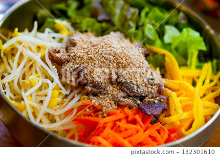 Bibimbap, Korean spicy salad with rice bowl, bulgogi. Traditionally Korean food 132301610