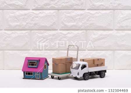 Image of a detached house and package delivery Image of a detached house and package delivery 132304469