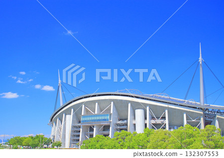 Toyota Stadium and its surrounding area in fresh greenery, Toyota City, Aichi Prefecture Toyota Stadium and its surrounding area in fresh greenery, Toyota City, Aichi Prefecture 132307553