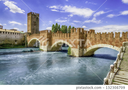 Castelvecchio Bridge, aka Scaliger Bridge in Verona, Italy 132308709